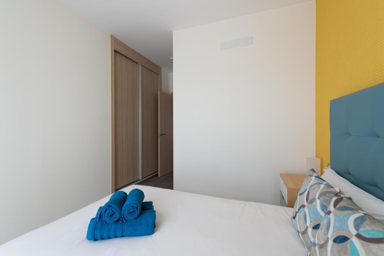 Homeforguest Apartamento En Residencia De Lujo Con Terraza Y Piscina La Guirra Luaran gambar