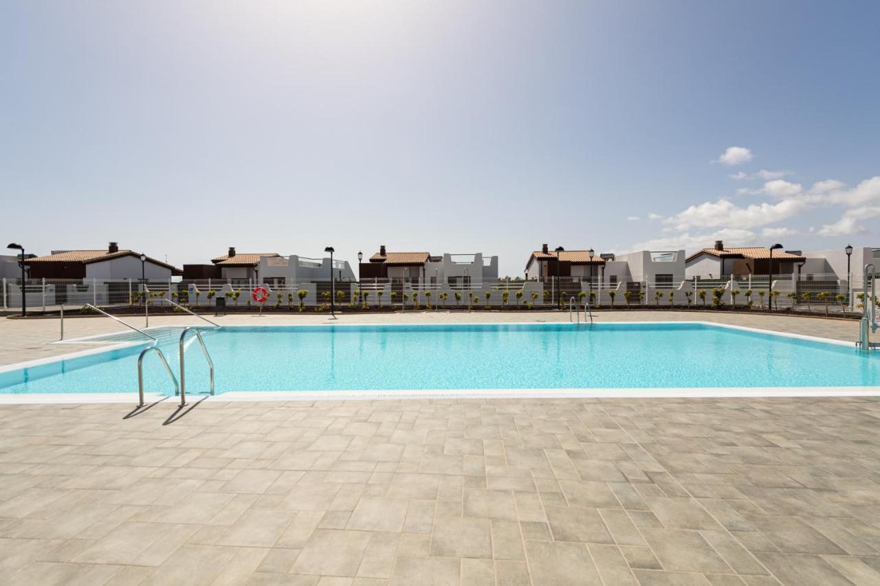 Homeforguest Apartamento En Residencia De Lujo Con Terraza Y Piscina La Guirra Luaran gambar