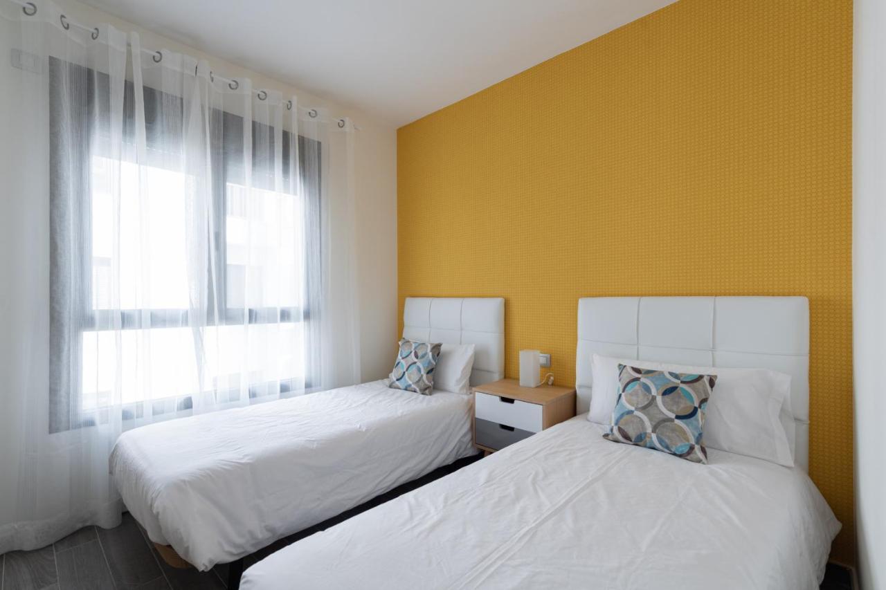 Homeforguest Apartamento En Residencia De Lujo Con Terraza Y Piscina La Guirra Luaran gambar