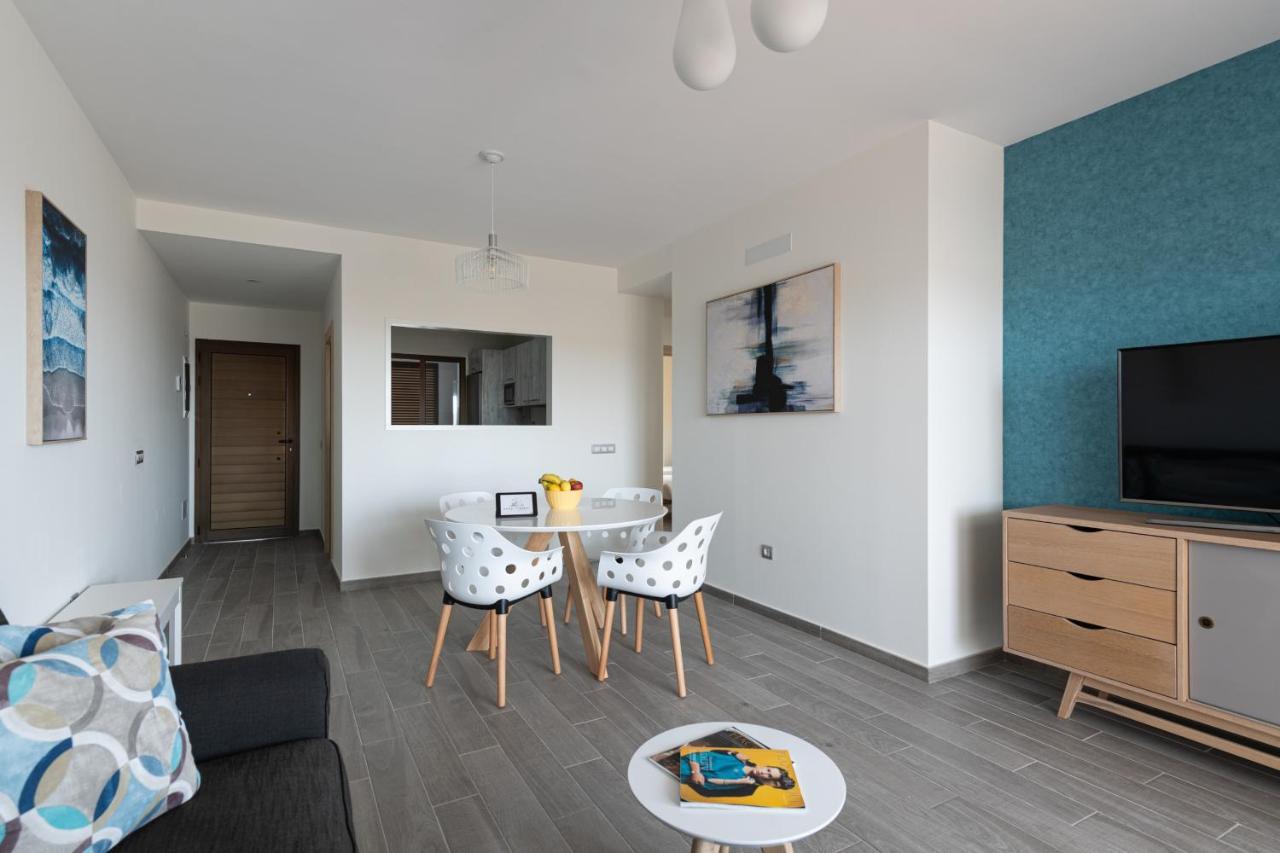 Homeforguest Apartamento En Residencia De Lujo Con Terraza Y Piscina La Guirra Luaran gambar