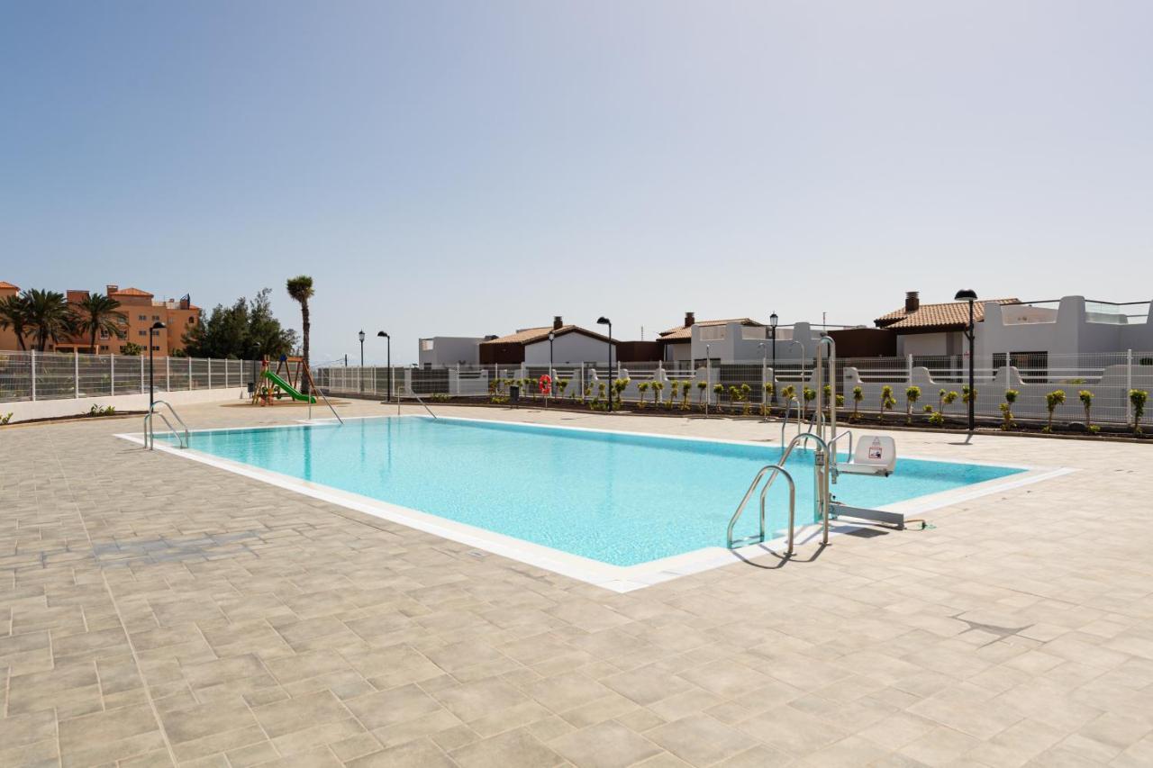 Homeforguest Apartamento En Residencia De Lujo Con Terraza Y Piscina La Guirra Luaran gambar